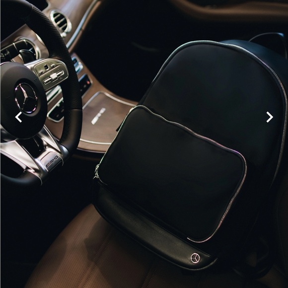 Haerfest Mercedes-Benz collaboration bag for the Benz Box. - Picture 2 of 8